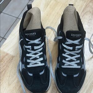 Skechers Men's Black and White Athletic Sneakers